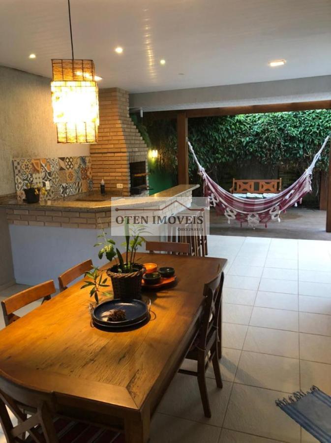 Casa, 4 quartos, 240 m² - Foto 4