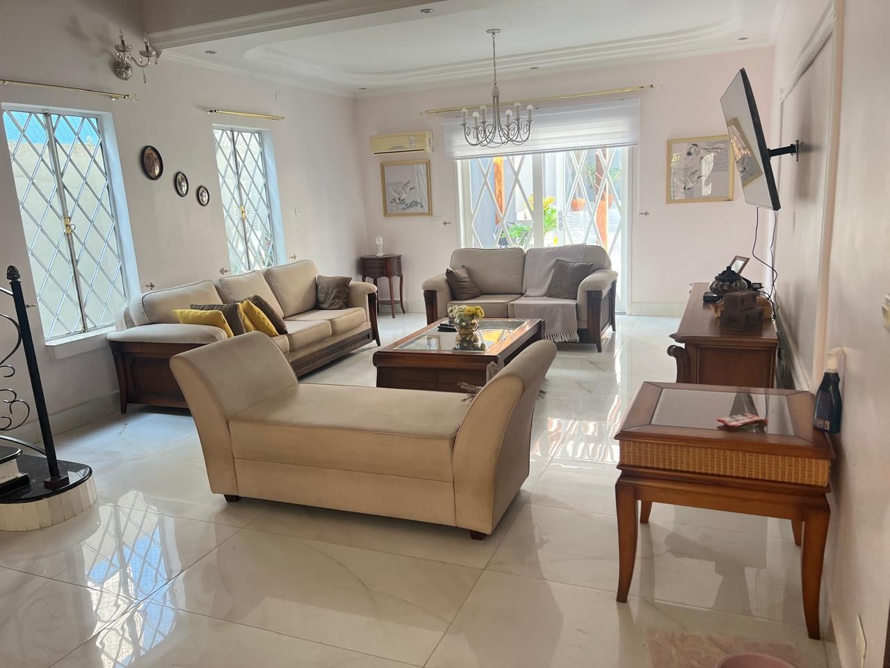 Casa, 4 quartos, 280 m² - Foto 1