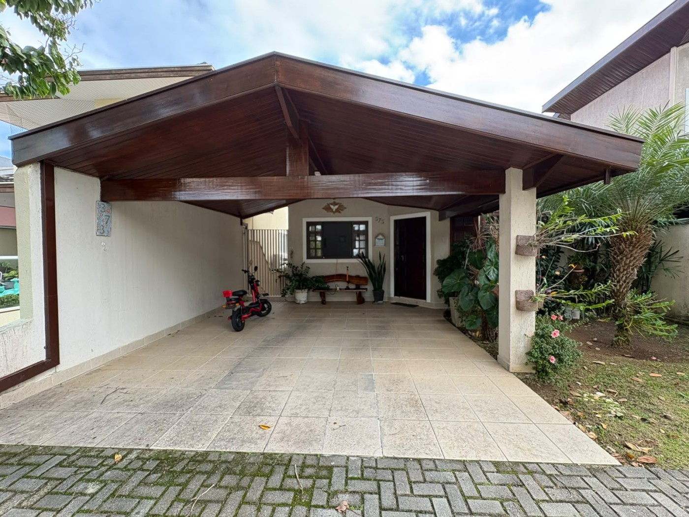Casa, 4 quartos, 220 m² - Foto 1
